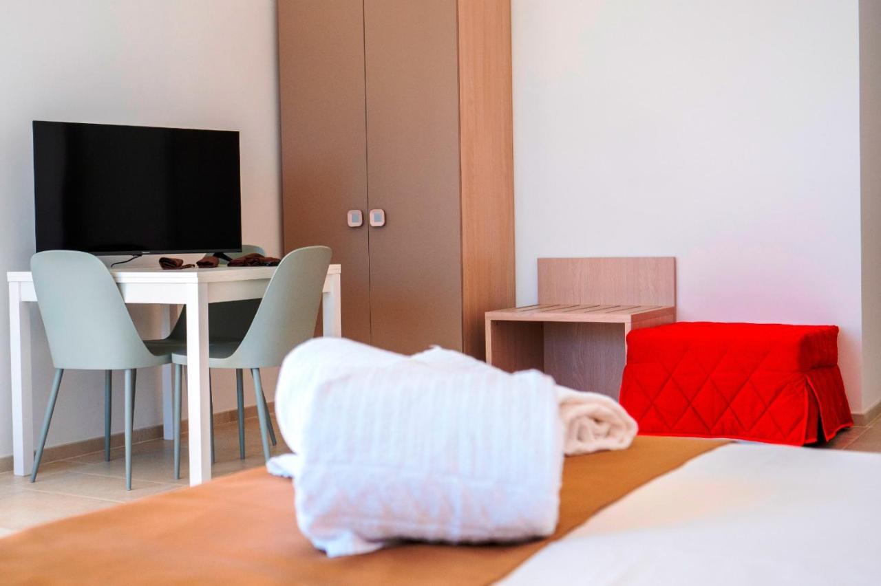 B&B A Un Passo Dal Mare Torre Canne Exterior photo