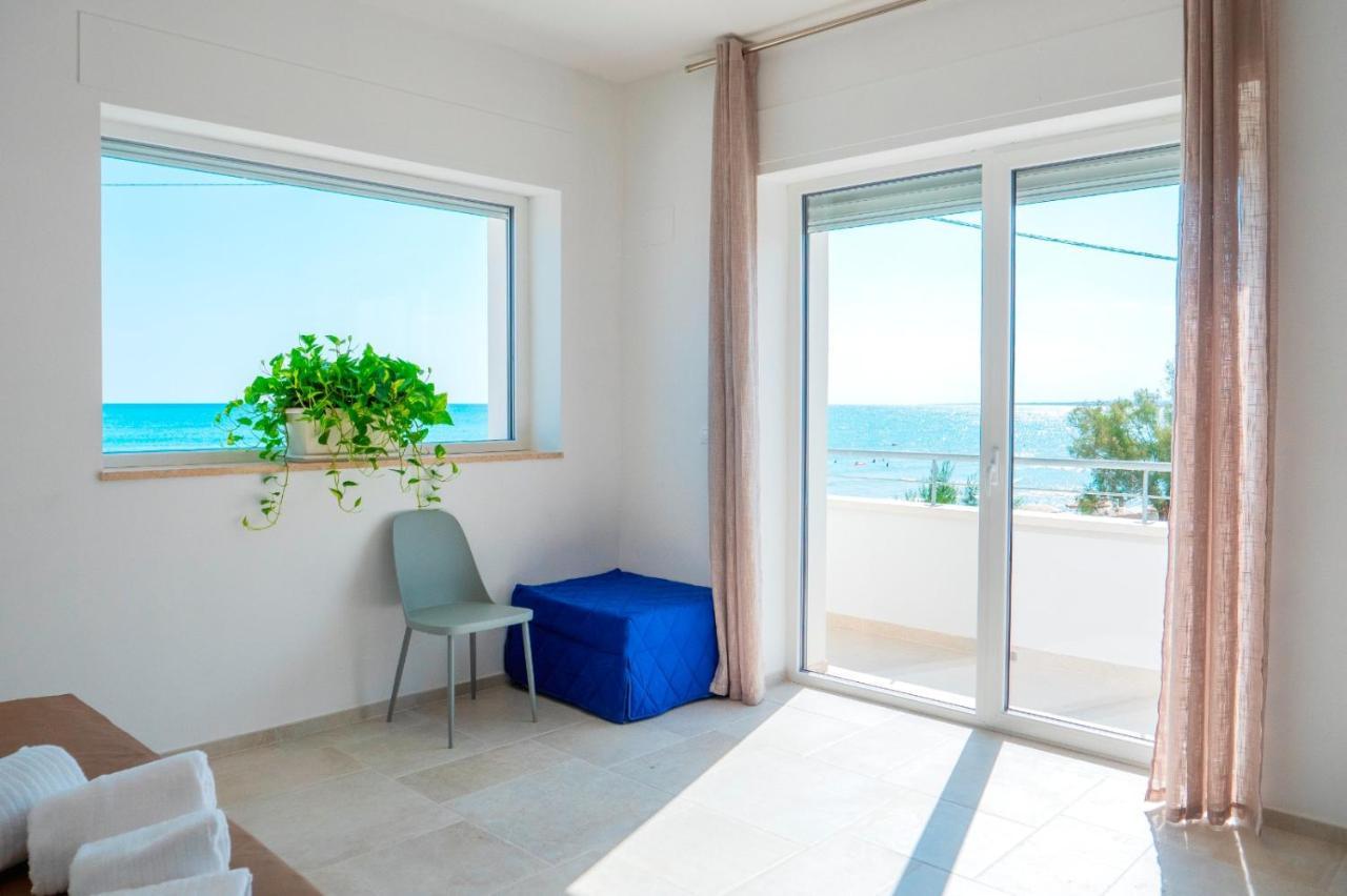 B&B A Un Passo Dal Mare Torre Canne Exterior photo