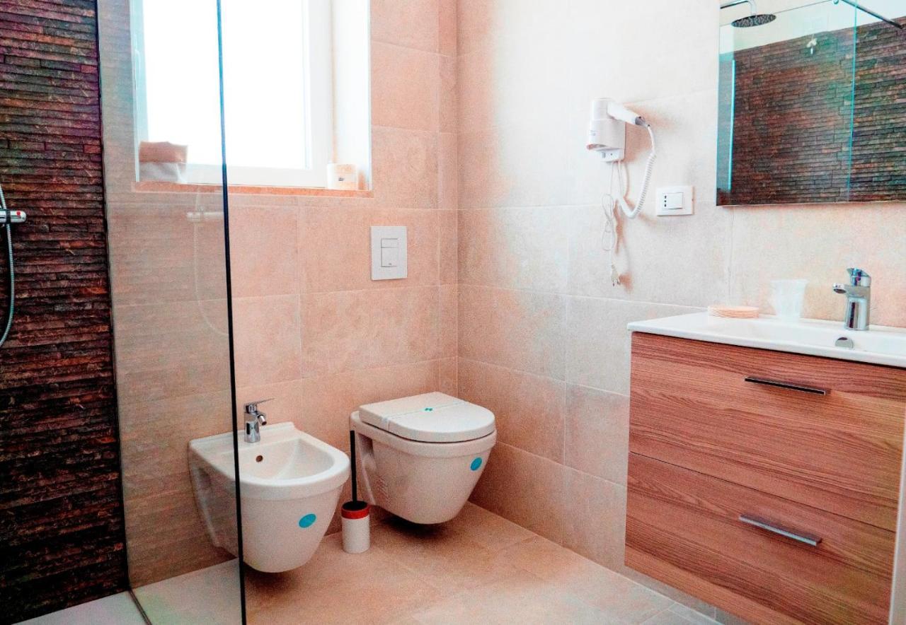 B&B A Un Passo Dal Mare Torre Canne Exterior photo