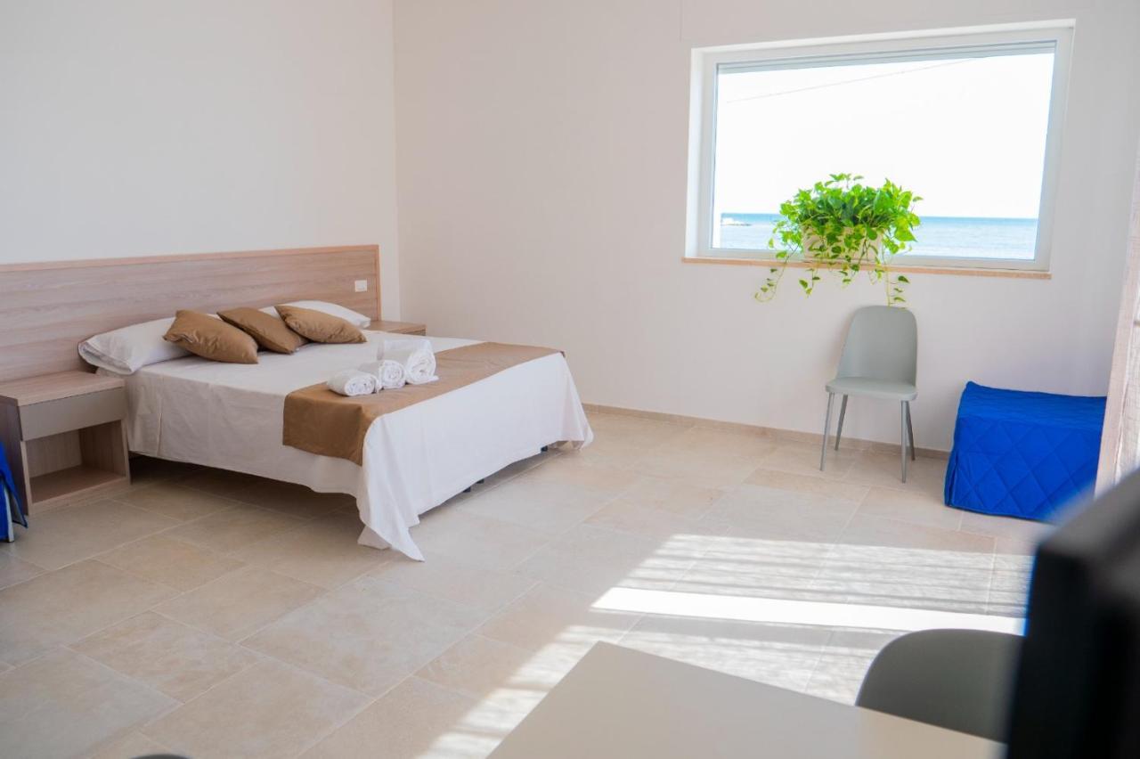B&B A Un Passo Dal Mare Torre Canne Exterior photo