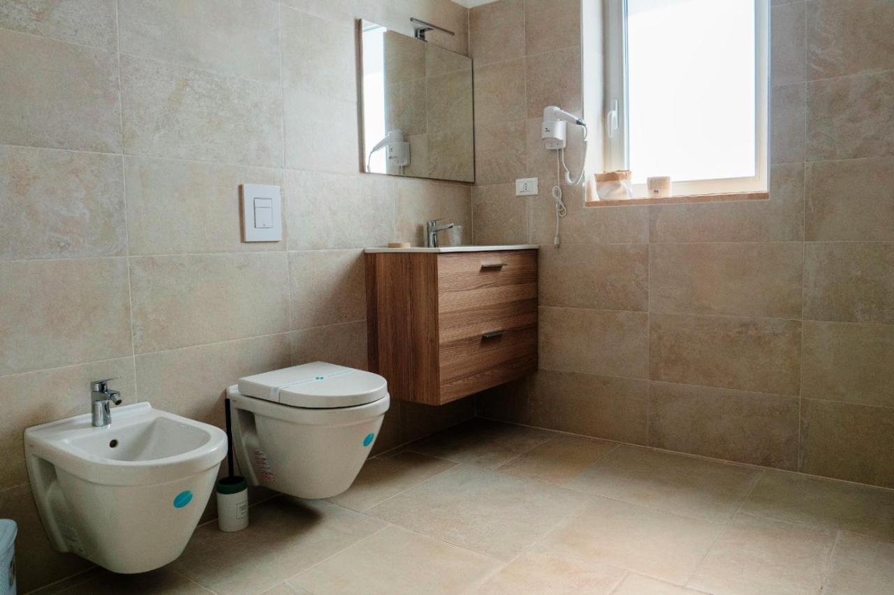B&B A Un Passo Dal Mare Torre Canne Exterior photo